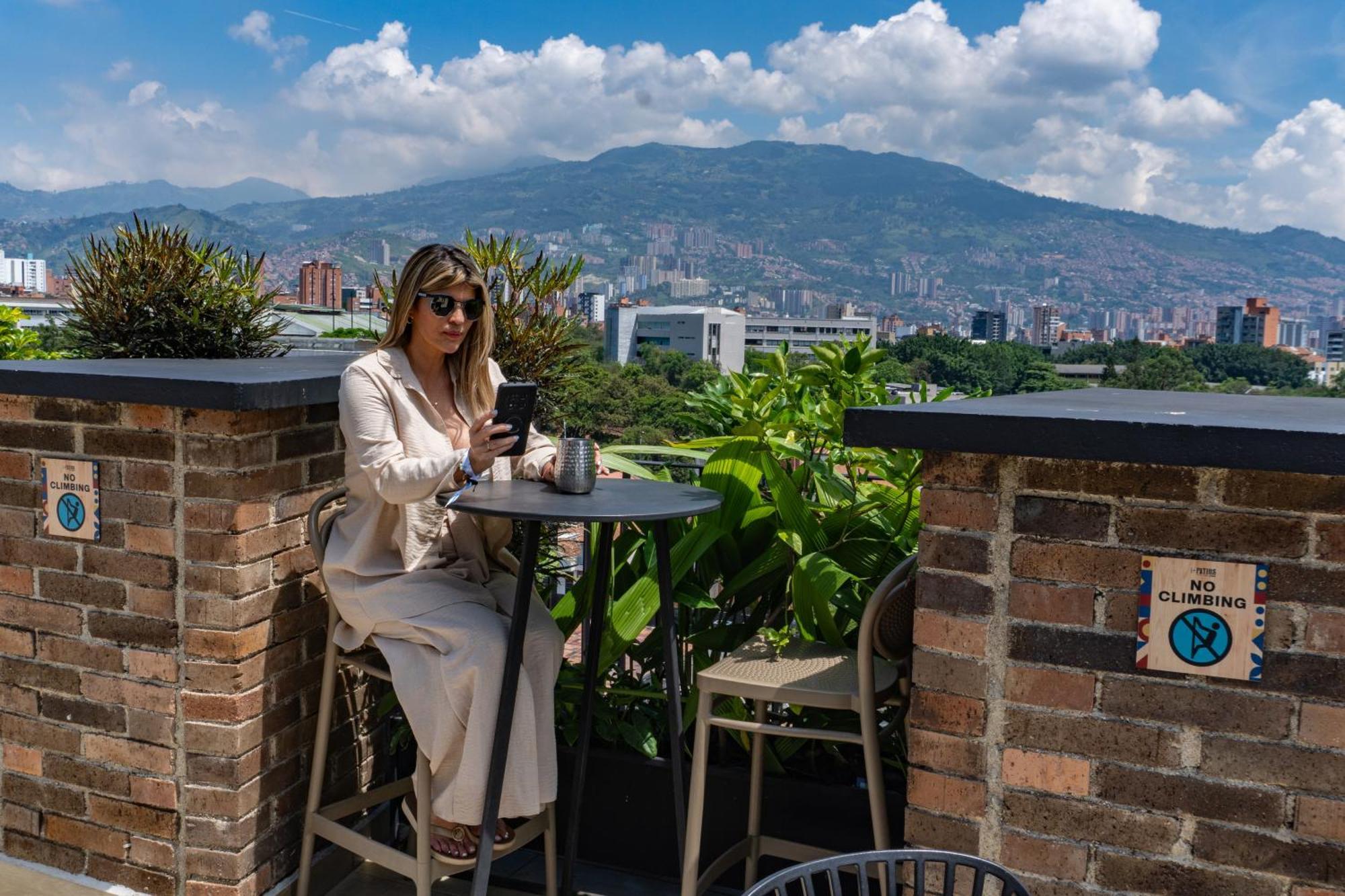 Los Patios Cool Living Medellín Dış mekan fotoğraf